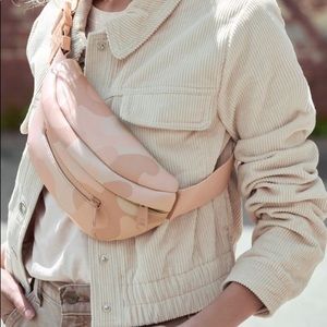 DAGNE DOVER | Pink Camo Fanny Pack Purse Rare